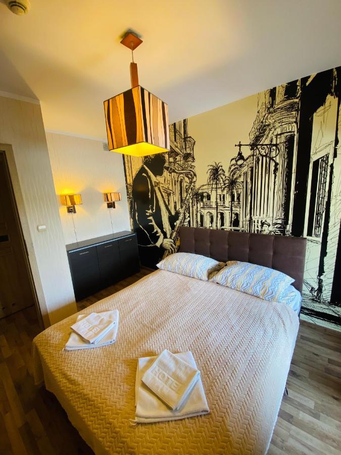 Pokoje Goscinne Pod Jabloniami Augustów Exteriör bild